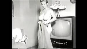 big floppy tits bending over - Vintage busty beauty bends over bends over TV showing her big tight breasts  for you - XVIDEOS.COM