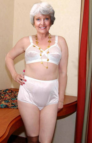 Grandmother Bra Porn - 45 best maduras images on Pinterest | Beautiful women, Fine women and Good  looking women