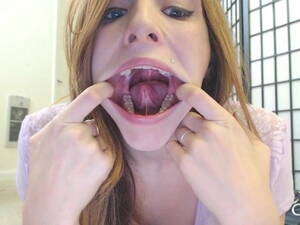Big Mouth Girls Porn - Hot Woman Showing Her Perfect Teeth & Big Mouth | xHamster