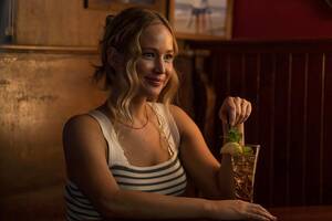Jennifer Lawrence Porn - No Hard Feelings' review: Jennifer Lawrence's summer sex romp - Los Angeles  Times