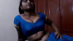 Mallu Aunty Blowjob - Andhra Aunty blowjob and saree strip