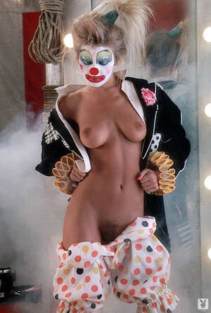 Clown Porn Blonde - Seriously sexy blonde clown shows bouncy ti - XXX Dessert - Picture 7