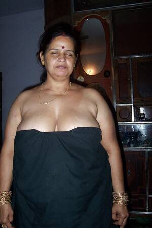 indian plumper - Indian plumper aunty with giant titties - ZB Porn