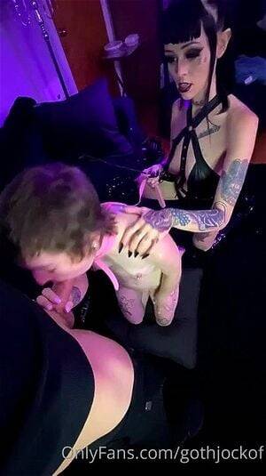 amateur friends share cock - Watch Friends share cock - Threesome, Amateur Threesome, Amateur Porn -  SpankBang