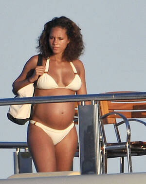 alicia keys pregnant and naked - Alicia Keys Exposes Belly in 2 Piece | The Jasmine Brand