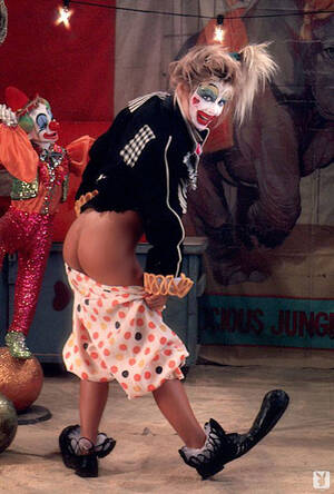 Clown Porn Blonde - Seriously sexy blonde clown shows bouncy ti - XXX Dessert - Picture 6
