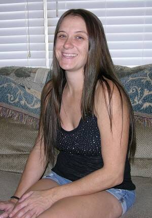 beautiful amateur brunette latina pussy - True Amateur Models Pics - Nerd Nudes