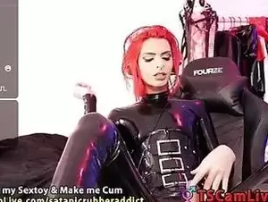 huge dick in latex - Kinky trans in Latex Stroking Her Big Dick on Webcam 2 - Tranny.one