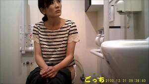 mature asian toilet - Unknown Toilet Visits: mature asian woman hasâ€¦ ThisVid.com