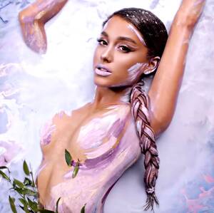 Ariana Grande Porn Tits - What It Was Like Body Painting Ariana Grande â€” Artist Alexa Meade Talks  About \