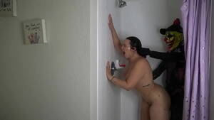 Clown Fuck - Gibby The Clown fucks Mandimayxxx in the shower and snatches her wig off -  XNXX.COM