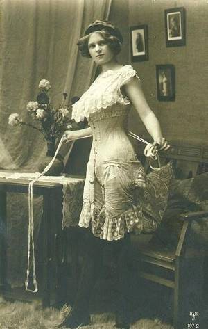1940s Corset Porn - edwardian-time-machine: â€œEdwardian lady in underwear, corset... (Historical  Accuracy Reincarnated)