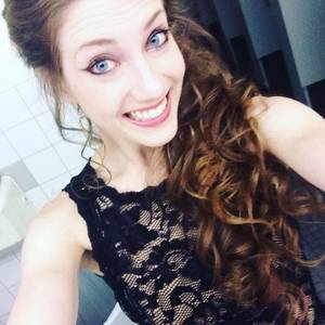 Latinas Adolescentes - Tras el escÃ¡ndalo â€“ que se desatÃ³ luego de que el estudiante comenzara a  compartir las sensuales selfies enviadas por la maestraâ€“ Haglin fue  despedida de ...