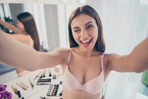News Feed Porn - Instagram prioritises 'sexy selfies' in your feed with 'soft porn  algorithm' - OECD.AI