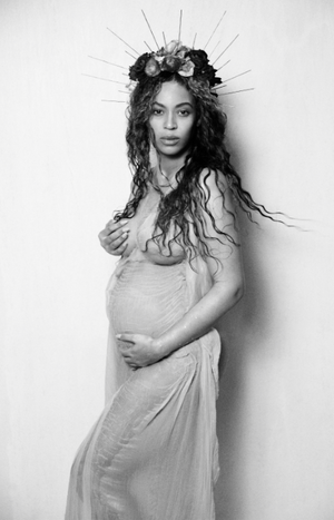 Drawn Celebrity Porn Beyonce - BeyoncÃ©'s Pregnancy Announcements: A Deep Read | Vogue