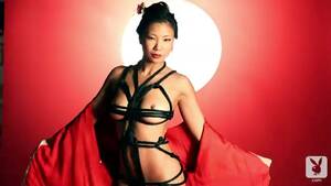 Japanese Kimono Strip Porn - Japanese model strips from her kimono - Sex video on Tube Wolf