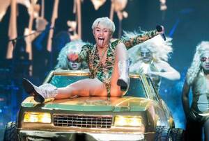 Blowjobs Miley Cyrus - Parents want Miley Cyrus' tour canceled â€“ Morning Journal