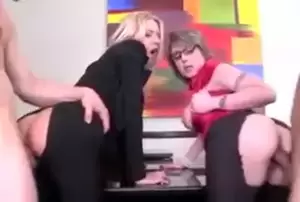 Foursome Office - Quarteto no escritÃ³rio | xHamster