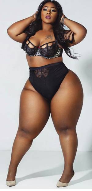 divine tall black beauty nudes - Nothing less than those divine curves.