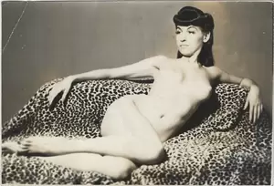 1940 vintage sex nude - ORIGINAL PIN UP PHOTO Vintage ART NUDE 1940s Pompadour hairdo Leopard Skin  sex | eBay