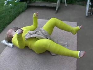 Body Cast Fetish Porn - BoundHub - Yellow bodycast