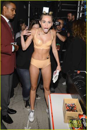 Miley Cyrus Nude Sex Porn - Miley Cyrus: Nude Bra & Underwear at MTV VMAs 2013!: Photo 2937723 | 2013  MTV VMAs, Miley Cyrus Photos | Just Jared: Entertainment News