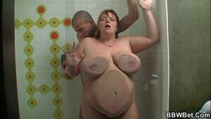 Fat Woman Shower - Fatty gets drilled in the shower - XVIDEOS.COM
