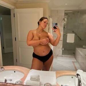 Ashley Graham Fuck - Ashley Graham proudly shows off stretch marks three months after giving  birth to twins - Mirror Online