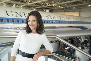 Fucking Julia Louis Dreyfus Porn - Julia Louis-Dreyfus on 'Veep': 'Dark Is What We Do'