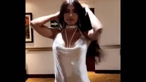 latina babe tits dress - Hot Latina dancing with loose dress - XVIDEOS.COM