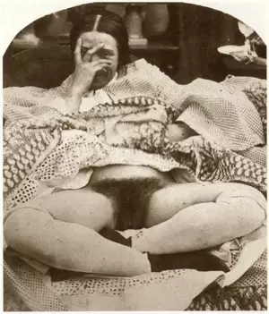 Daguerreotype Porn - Woman with hairy genitalia in an anonymous nude porn picture | Nudeporn.org