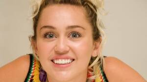 bbw nude miley cyrus - 5 times Miley Cyrus has been totally real about her sexuality -  HelloGigglesHelloGiggles