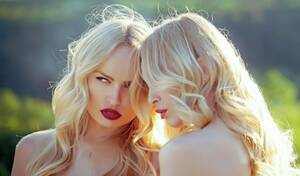 Dinery Lesbian Porn Blonde Girls - Premium Photo | Lesbian girls with sexy red lips sisters twins in summer  sunny weather women with blonde hair and ma
