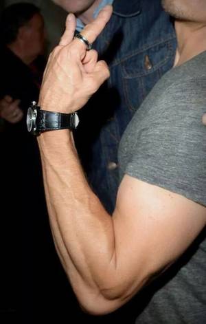 hand people - San Diego Comic-Con Avengers 2 Age Of Ultron Press Line 2014 pics.