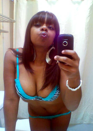 ghetto black teen selfshot - Busty black babe from the ghetto, selfshot, big picture #1.