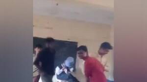 Indian School Sex - Karnataka: Video of Students Assaulting Teacher in School Goes Viral,  Education Minister Directs Action | LatestLY