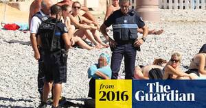 french bare beach - French police make woman remove burkini on Nice beach : r/europe