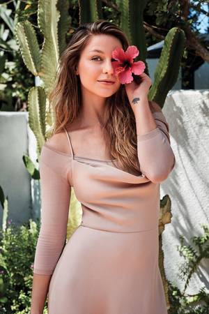 Melissa Benoist Porn - Melissa Benoist, was some Glee cast memeber, fucking some dude with a  condom on, in some self shot porno that was totally staged and unnecessary,  ...