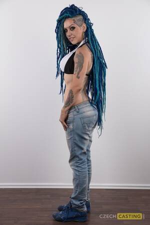 Dreadlocks Punk Porn - Punk girl with a headful of dyed dreads stands naked in her modelling debut  - PornPics.com