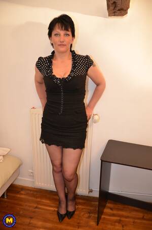 French Anal Porn High Heels - This French mom loves to get fisted and fucked up the ass until she squirts  - Mature.nl