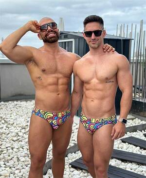 Gay Porn Speedos Swimwear - Aussie Speedo Guy is a Bisexual Aussie Guy who loves speedos.