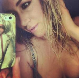 haylie duff upskirt sex - Nearly Naked! The 40 Sexiest And Most Revealing Celebrity Selfies And  Twitter Pics of All Time