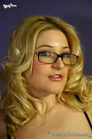 blonde interracial glasses - Blonde chick Heather Gables wears glasses and fishnets during interracial  sex - HD Porn Pictures