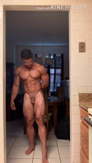 Naked Bodybuilder Porn - Bodybuilder Nude Flexing - BoyFriendTV.com