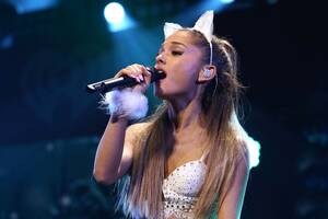 Ariana Grande Alien Porn - Ariana Grande took to 'The Tonight Show' for a moving Aretha Franklin  tribute | Music News | Detroit | Detroit Metro Times
