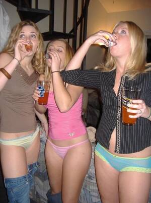 drunk teens at a party - Sex With Drunk Girls | GF PICS - Free Amateur Porn - Ex Girlfriend Sex