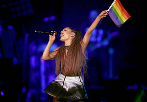 Ariana Grande Lesbian Sex Caption - Ariana Grande accused of 'queerbaiting' in new song 'Monopoly' | PinkNews
