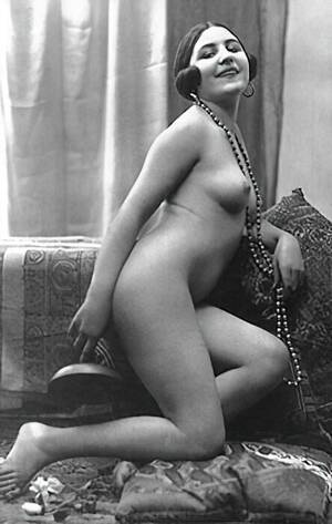 bw vintage nude sex - Vintage Erotica â€“ Retro Erotic Photo Image Galleries of Classic Women Nude