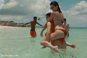 jenner topless on beach - Kendall Jenner Nude Celebrities - Nude Videos Celebrities