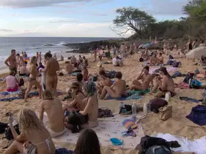 beach nude hawaii - Little beach maui hawaii nude porn picture | Nudeporn.org